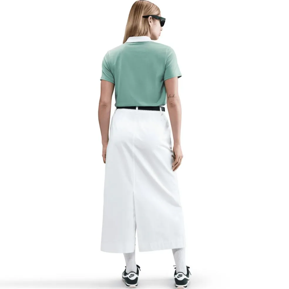 Nike Sportswear Club Essentials shirt dames cannon